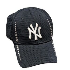 New York Yankees Hat Cap Adjustable Fitted Embroidered Logo Baseball New Era